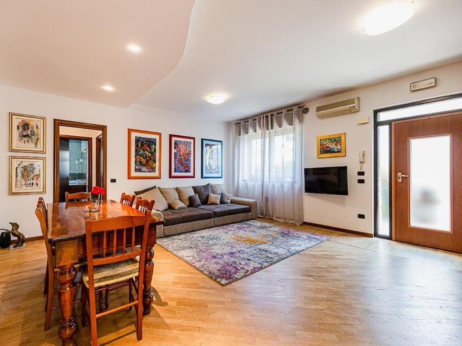*Vivere In Arte* Near Theairport Povegliano Veronese Luaran gambar